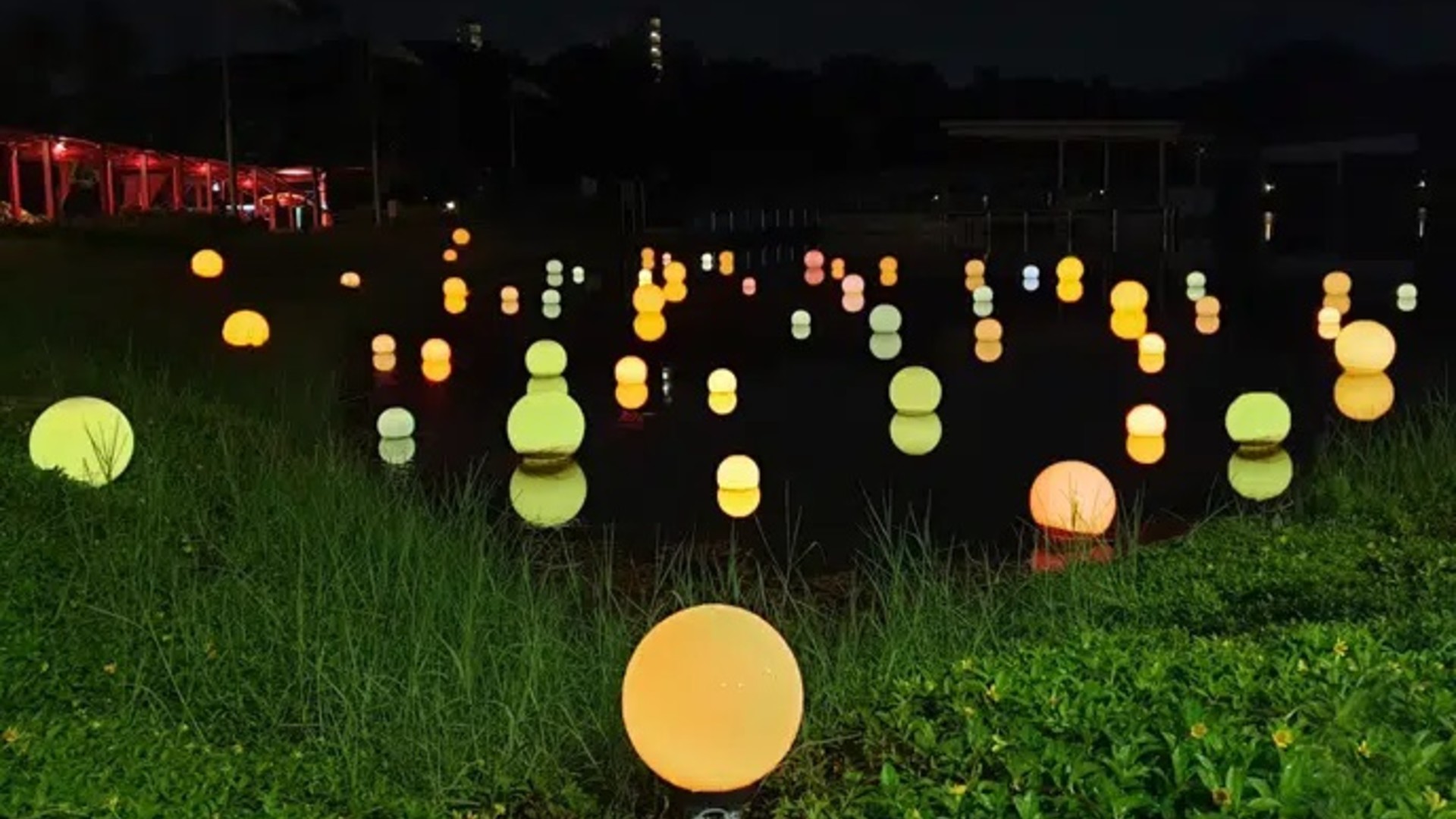 Snag an Autumn Season Pass for unlimited visits to Gardens by the Bay, check out an IG-worthy instant noodle playground at Eatbox and more this weekend.