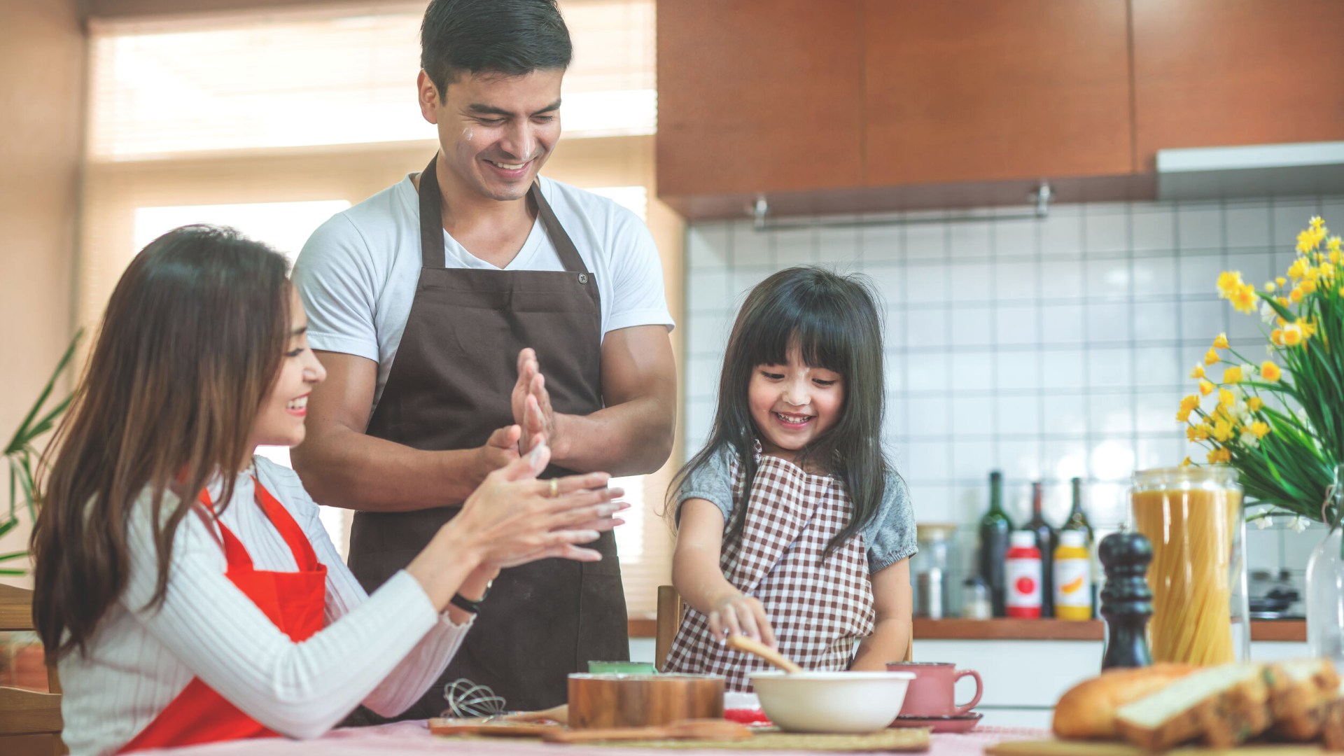 Learn to cook and bake with your kids at family cooking classes.